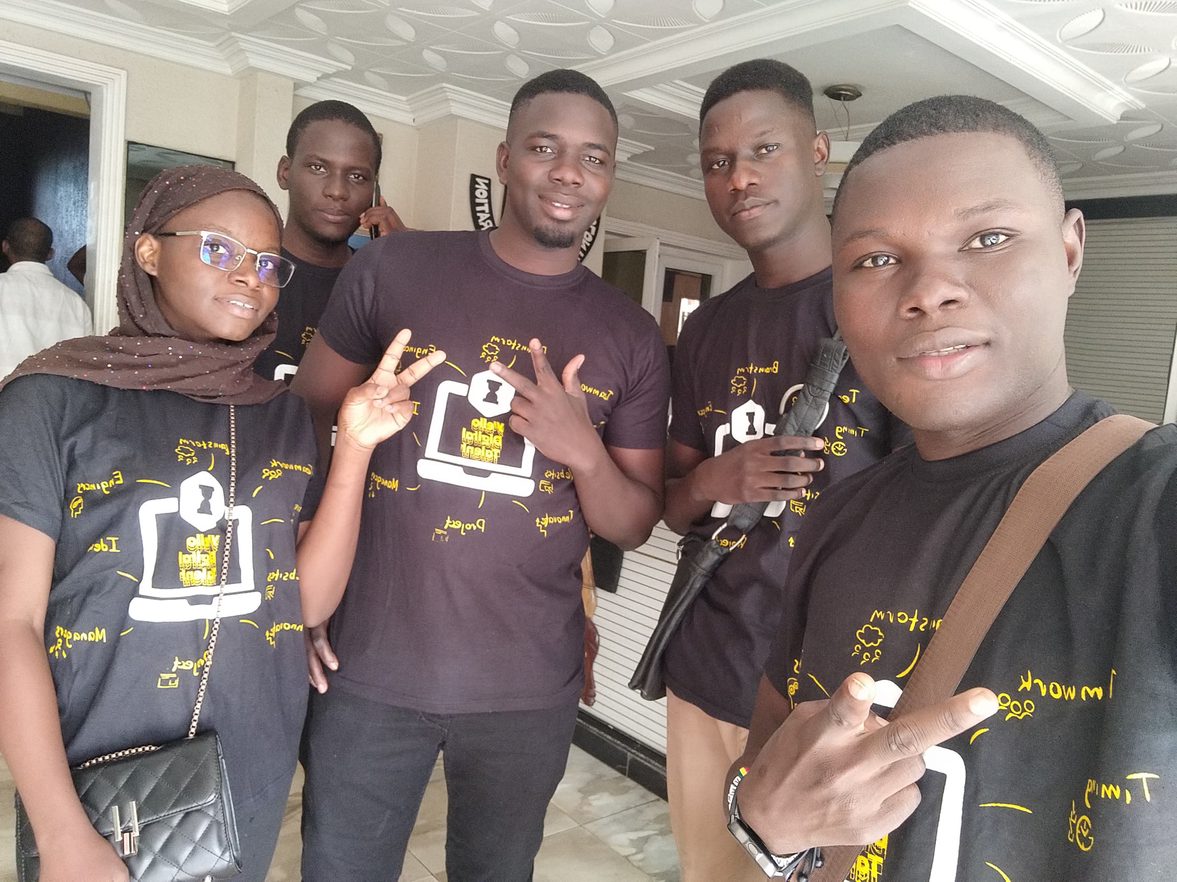 Touza Isaac au travail